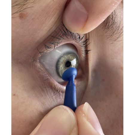 Retrait d'une lentille rigide et orthoK